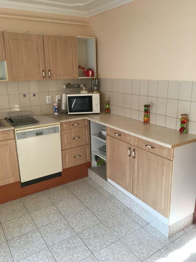 Stella Apartman Debrecen Buitenkant foto