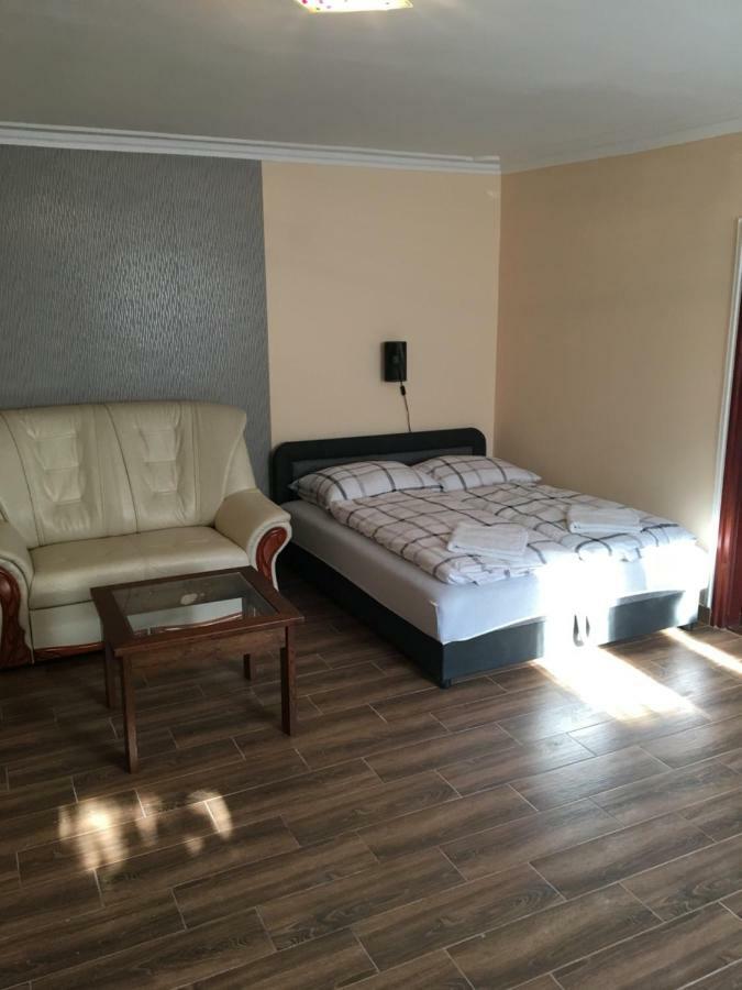 Stella Apartman Debrecen Buitenkant foto