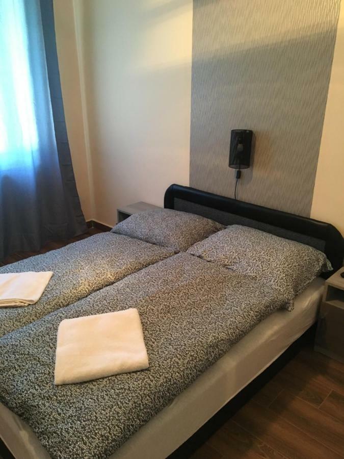Stella Apartman Debrecen Buitenkant foto