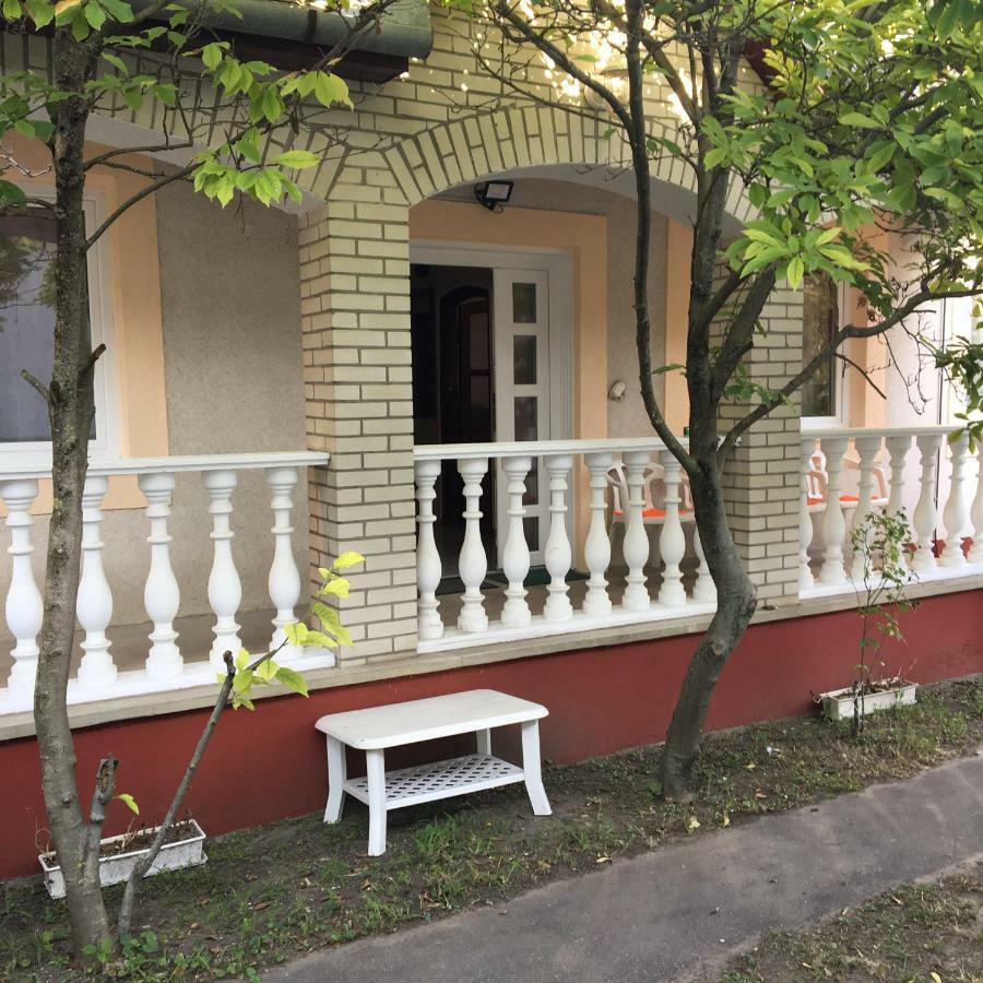 Stella Apartman Debrecen Buitenkant foto