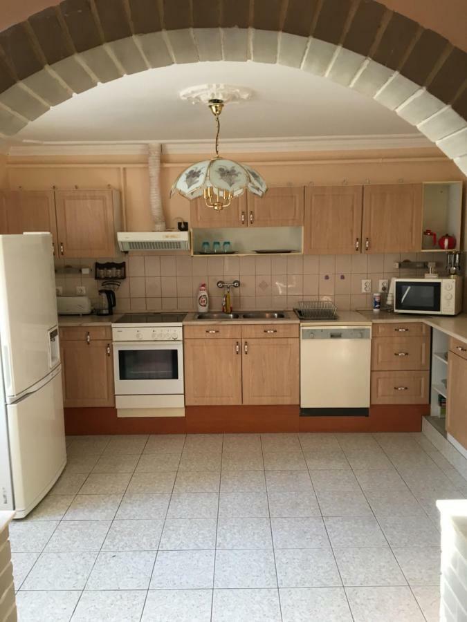 Stella Apartman Debrecen Buitenkant foto