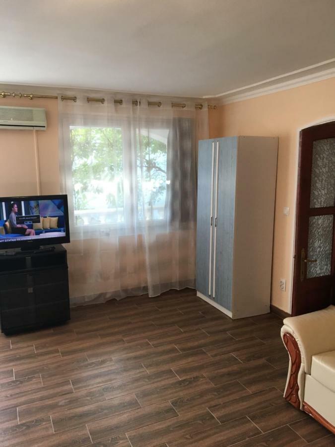 Stella Apartman Debrecen Buitenkant foto