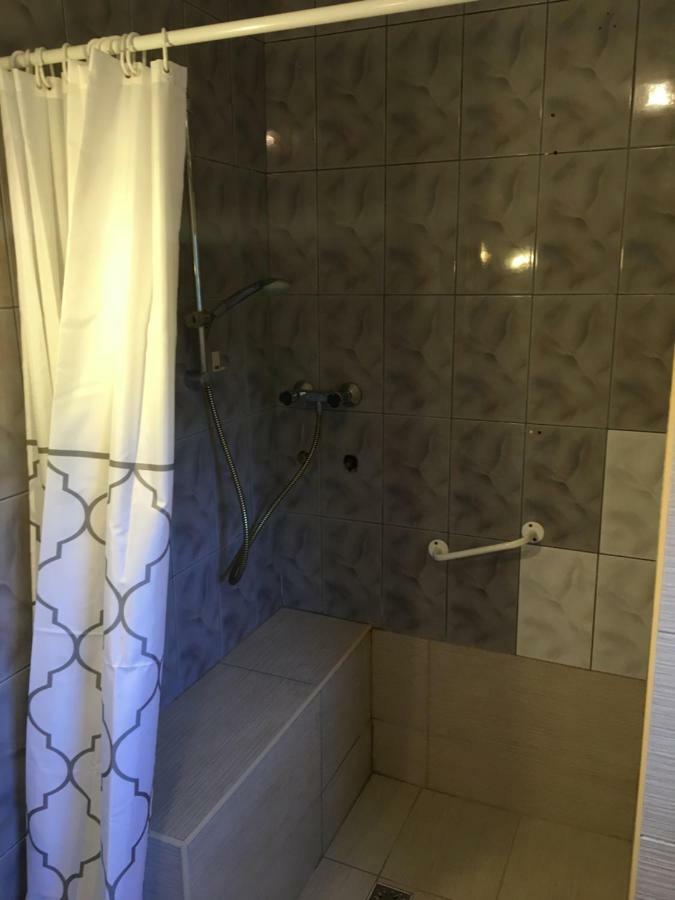 Stella Apartman Debrecen Buitenkant foto