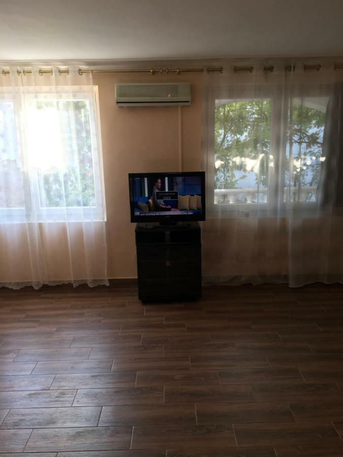 Stella Apartman Debrecen Buitenkant foto