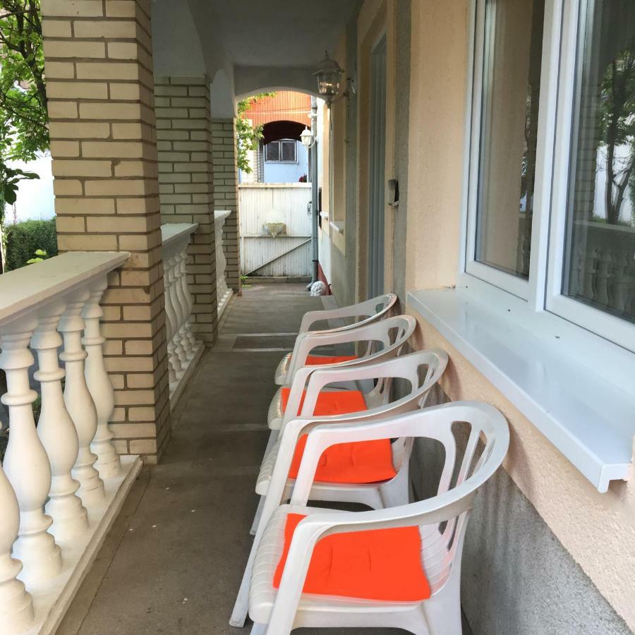Stella Apartman Debrecen Buitenkant foto
